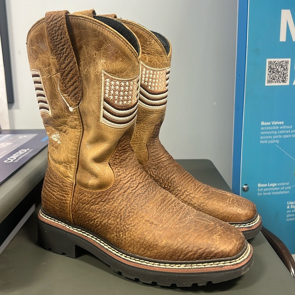 JB Dillon boots, men’s size 6, brown in color, never worn